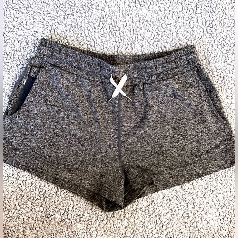 Vuori, Halo Performance Short Heather Gray, size XS
